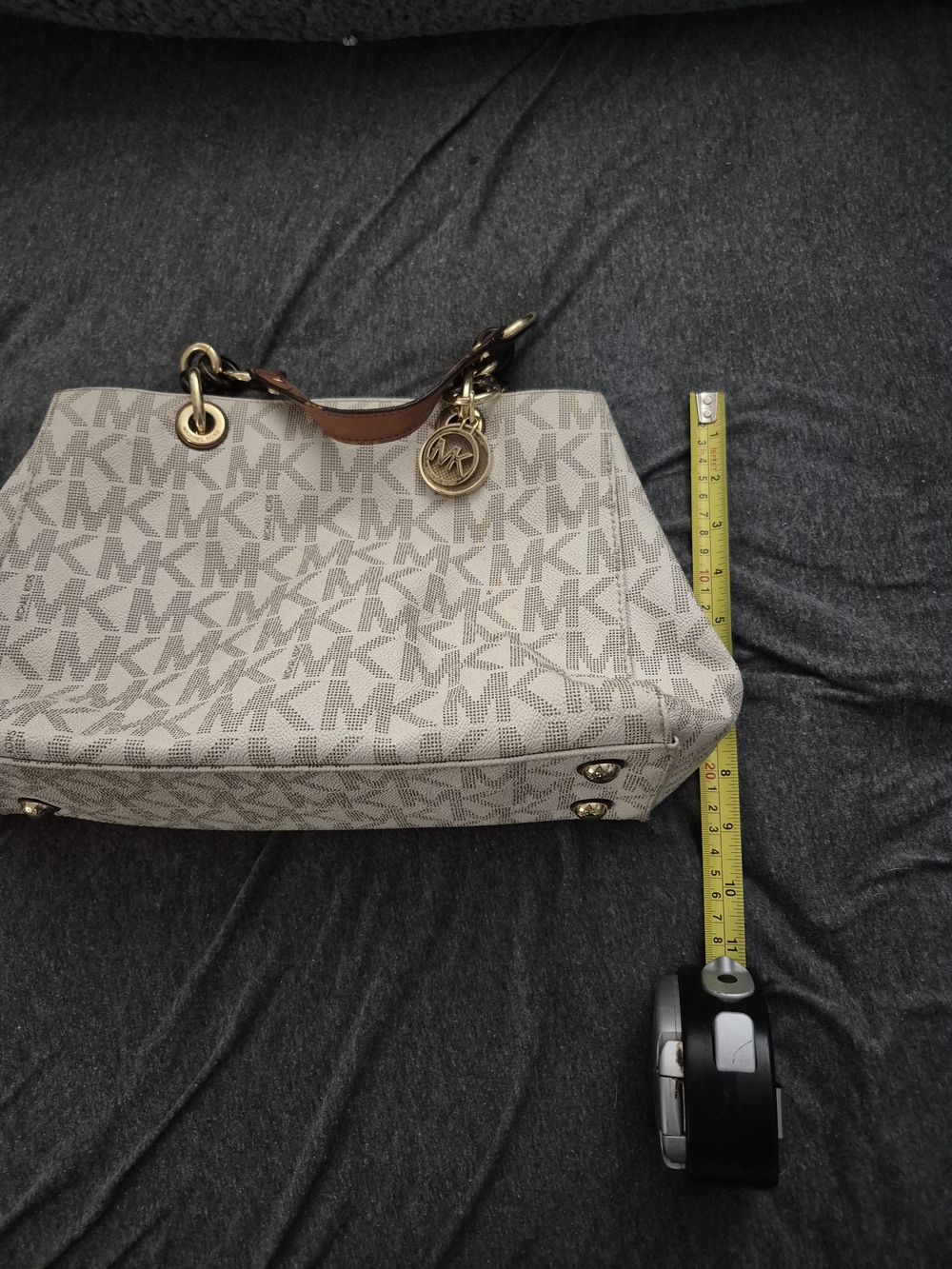 Michael Kors Beige MK Monogram Tote with Matching Scarf & Sandals - Picture 14 of 16